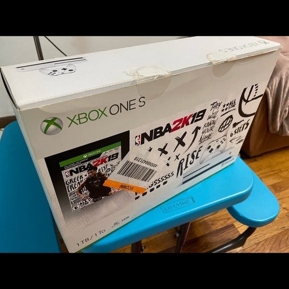 Brand new Xbox ONE S 1TB - Picture 6 of 8
